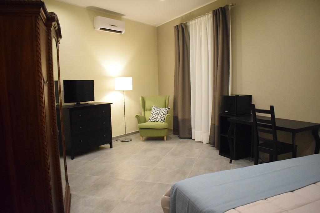 Cento Tari' Guest House Castiglione De Sicilia Bagian luar foto