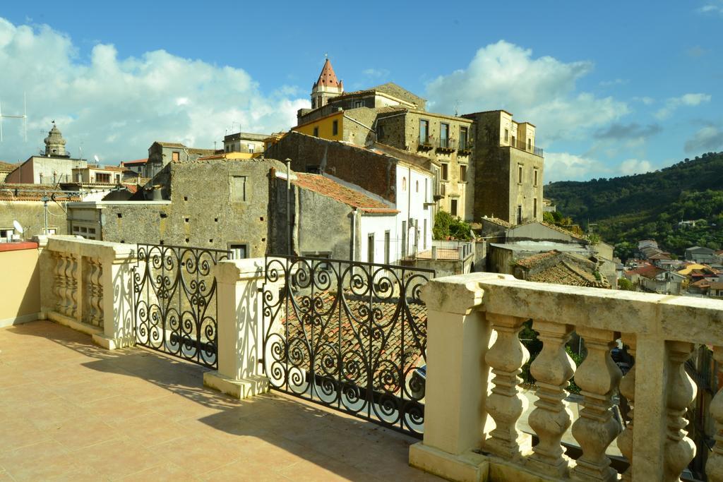 Cento Tari' Guest House Castiglione De Sicilia Bagian luar foto