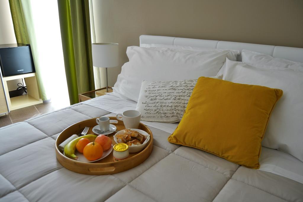 Cento Tari' Guest House Castiglione De Sicilia Bagian luar foto
