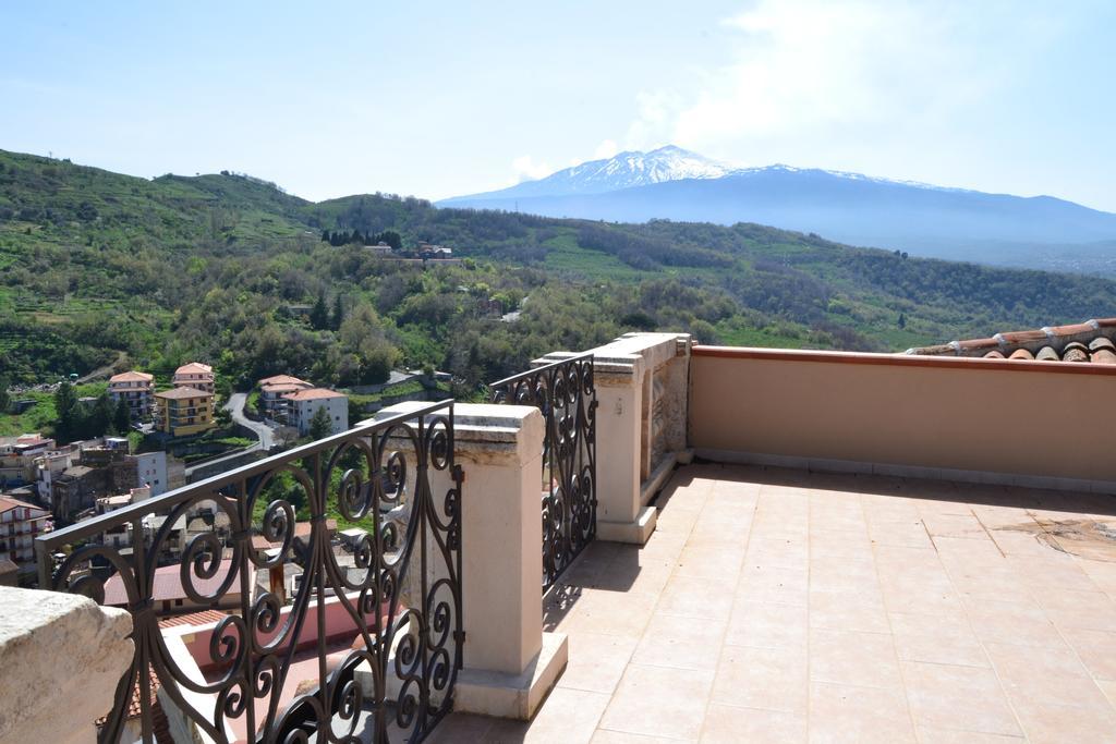 Cento Tari' Guest House Castiglione De Sicilia Bagian luar foto